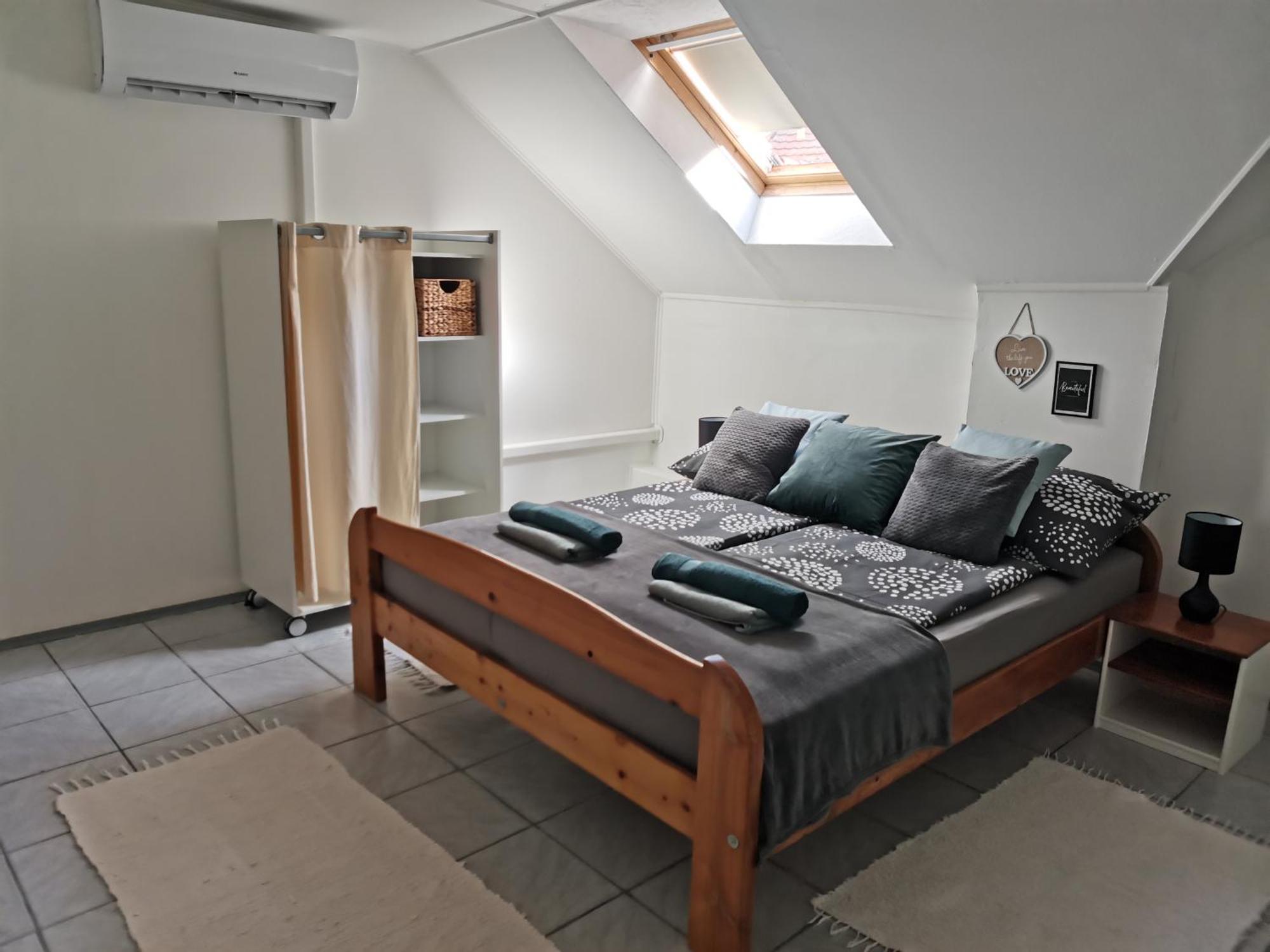 Rose Apartment *