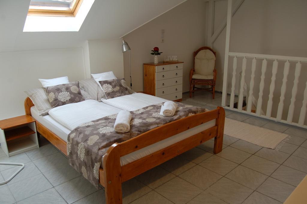 Rose Apartment
